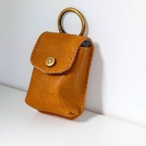 Snap To It Pouch Caramel Distressed Pebble